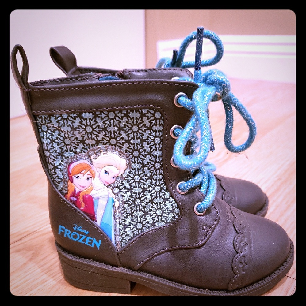 Disney's Frozen Boots 💙👢